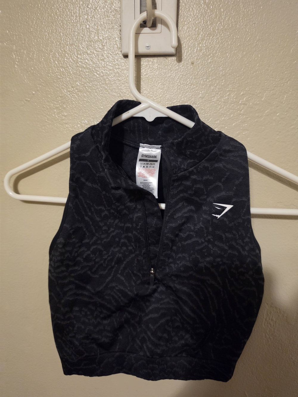 Gymshark Black Subtle Patterned Half-Zip Crop Top